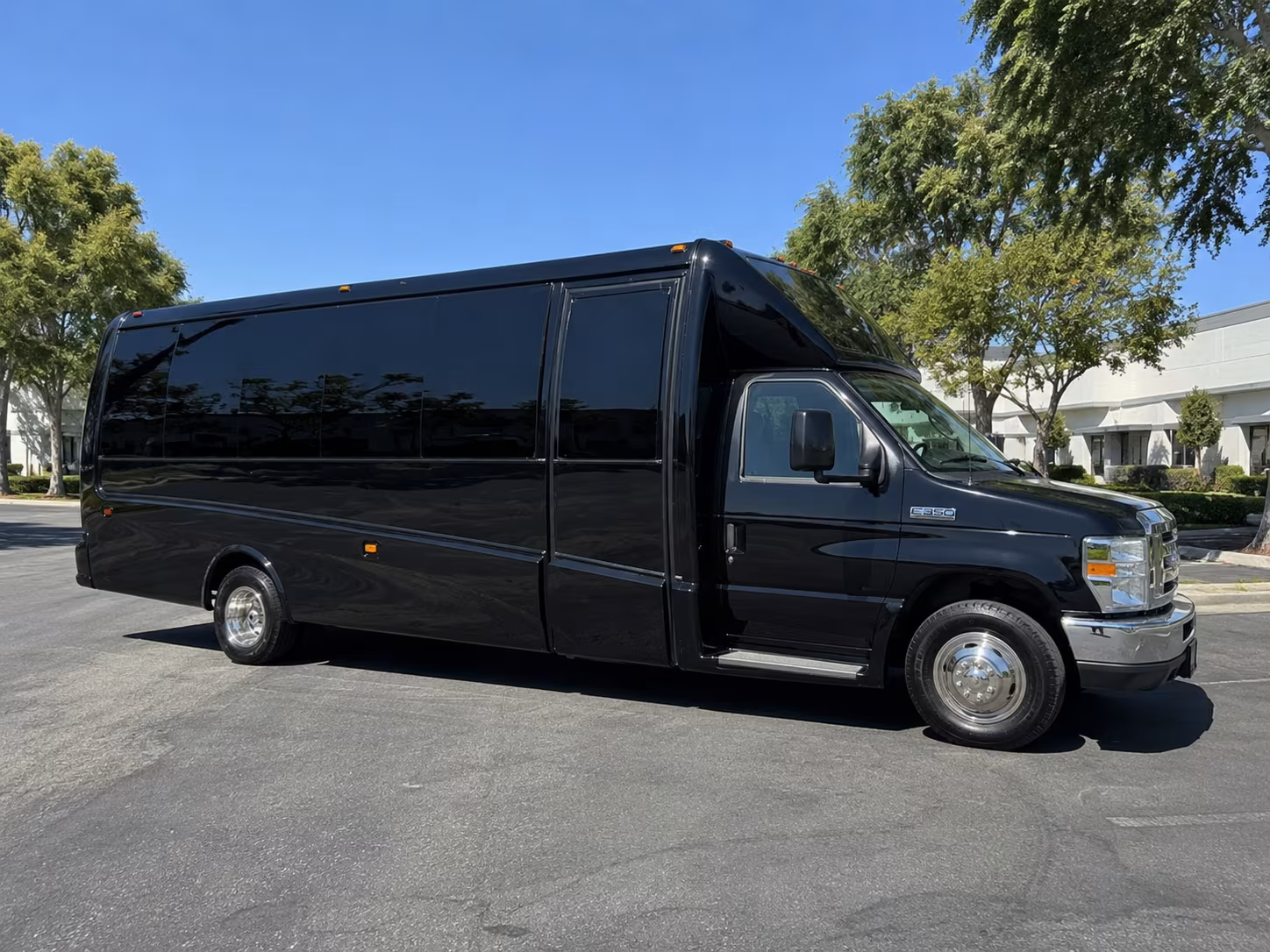 Brandon Winery Tour & Pub Crawl Transportation
